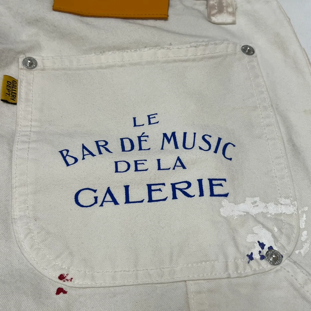 GALLERY DEPT. PAINTED CARPENTER FLARE graffiti logging pants, size 30/32/34/36, pure logging workwear style! Super heavy industry, mud dyeing and cleaning, worn out holes, all molded and customized, accessories are complete and correct! Artificial ink graffiti, tedious and heavy work